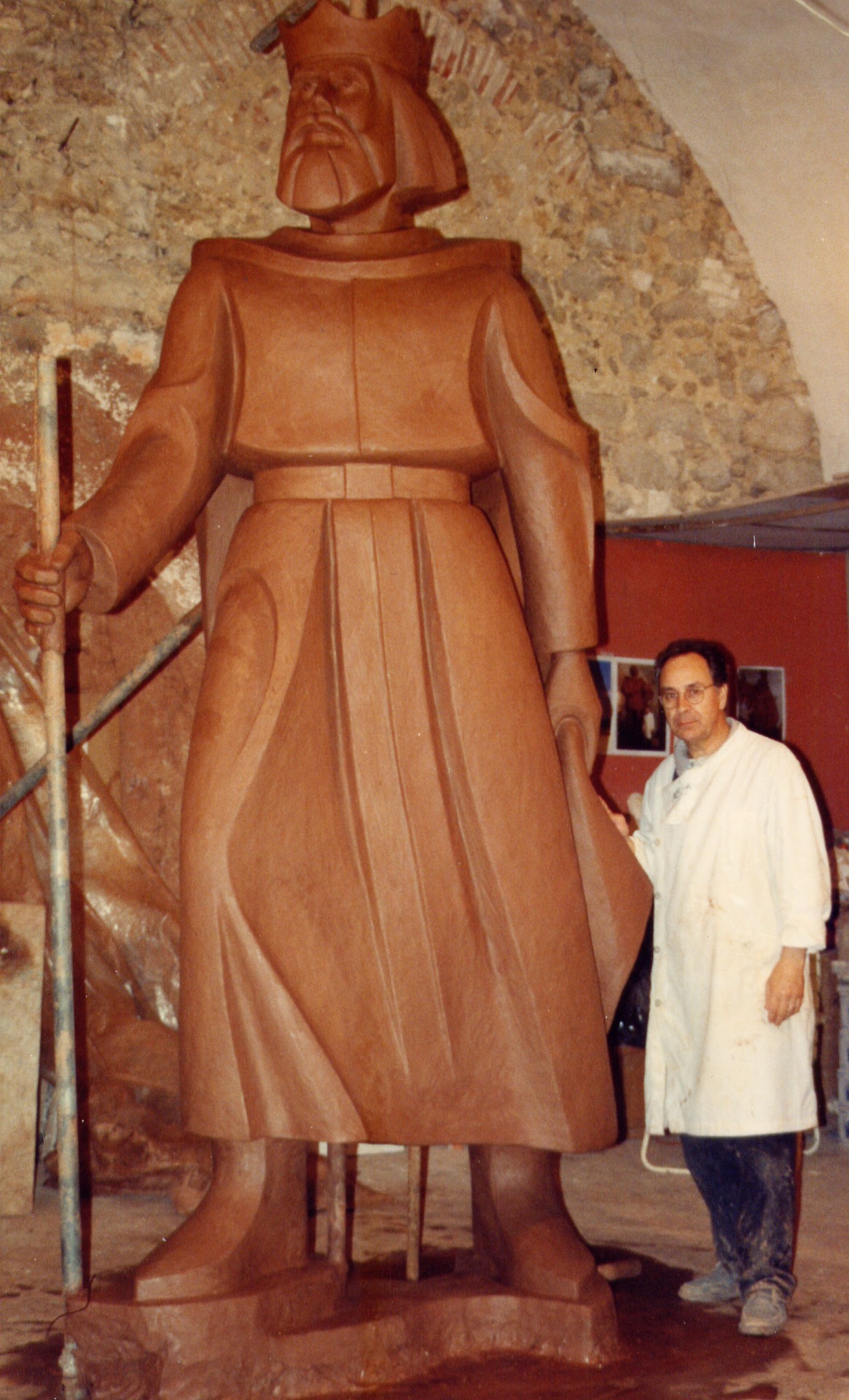 Rei D. Dinis — modelação em barro