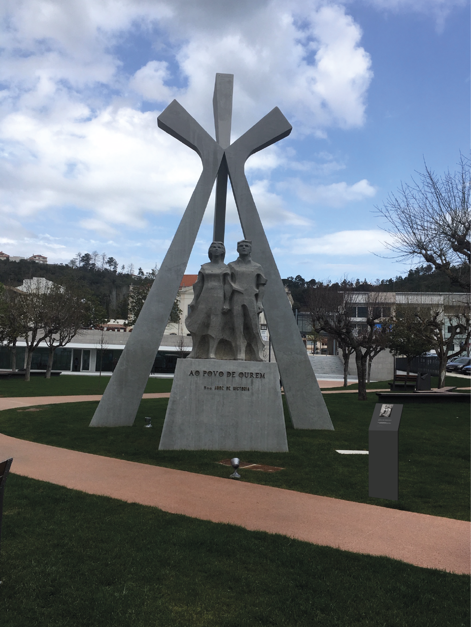 monumento ao Povo de Ourém