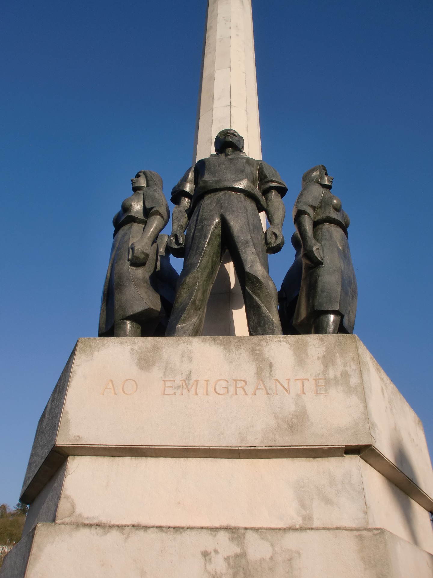 monumento ao emigrante — Leiria